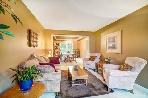 Living - 5018 Midfield Rd, Cincinnati, OH 45244 photo 3 of 13