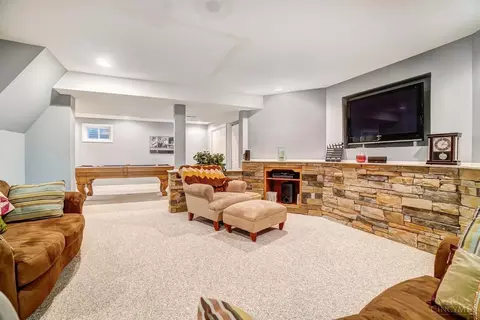 Living - 5018 Midfield Rd, Cincinnati, OH 45244 photo 12 of 13
