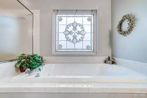 Bath - 5018 Midfield Rd, Cincinnati, OH 45244 photo 4 of 14
