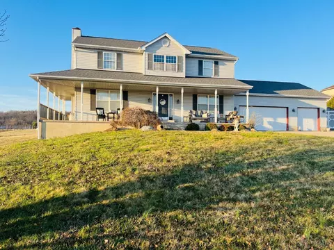 5218 Howe Rd, Trenton, OH 45067
