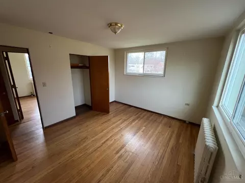 12 Andover Rd, Greenhills, OH 45218 photo 8