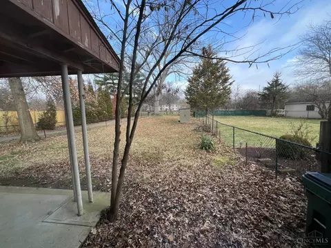 12 Andover Rd, Greenhills, OH 45218 photo 11