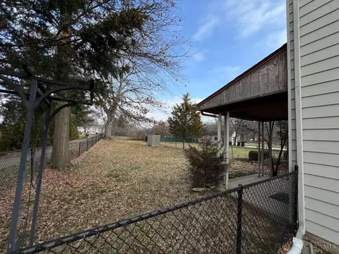 12 Andover Rd, Greenhills, OH 45218 photo 12