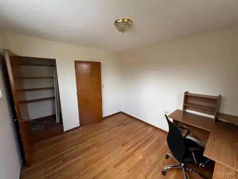 12 Andover Rd, Greenhills, OH 45218 photo 7