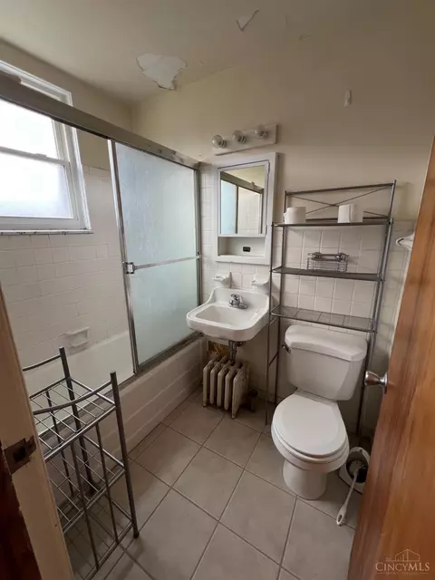 12 Andover Rd, Greenhills, OH 45218 photo 6