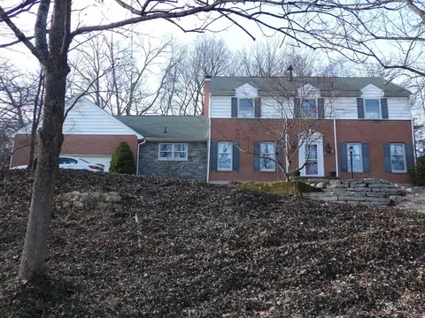 65 Orchard Dr, Hamilton, OH 45013