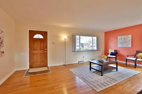 Living - 1037 Bluejay Dr, Cincinnati, OH 45231 photo 1 of 6