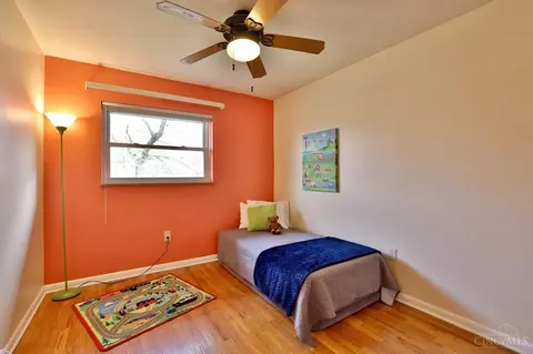 Bedroom - 1037 Bluejay Dr, Cincinnati, OH 45231 photo 4 of 6