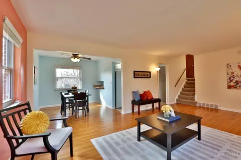 Living - 1037 Bluejay Dr, Cincinnati, OH 45231 photo 5 of 6