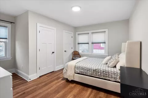 Bedroom - 3972 Warwick Ave, Cincinnati, OH 45229 photo 3 of 7