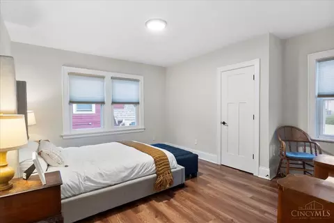 Bedroom - 3972 Warwick Ave, Cincinnati, OH 45229 photo 4 of 7