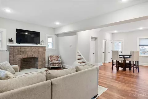Living - 3972 Warwick Ave, Cincinnati, OH 45229 photo 2 of 3
