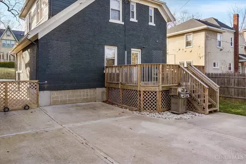 Exterior - 3972 Warwick Ave, Cincinnati, OH 45229 photo 5 of 8