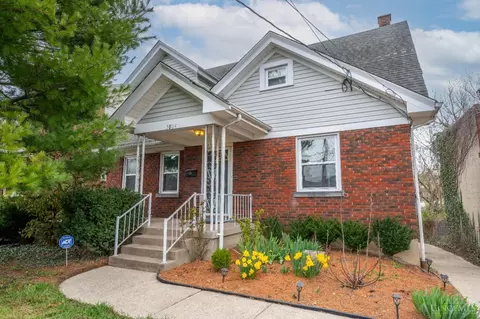 3804 Kenker Pl, Cheviot, OH 45211