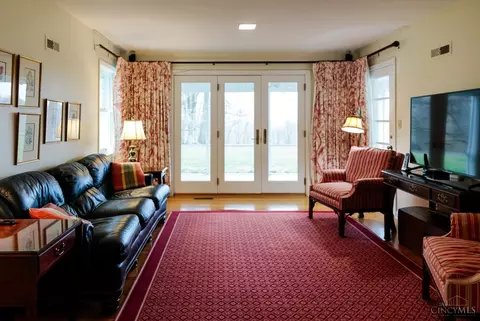 Living - 7245 Algonquin Dr, Cincinnati, OH 45243 photo 4 of 4