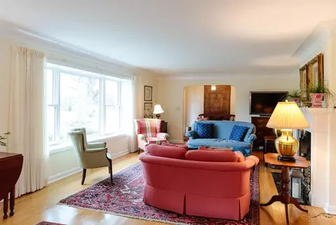 Living - 7245 Algonquin Dr, Cincinnati, OH 45243 photo 3 of 4