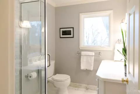 Bath - 7245 Algonquin Dr, Cincinnati, OH 45243 photo 2 of 2