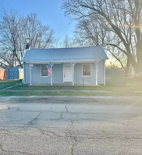 613 Walnut St, Felicity, OH 45120