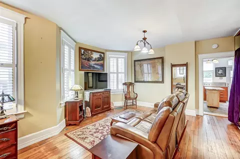 Living - 2023 Ryan Ave, Cincinnati, OH 45219 photo 2 of 4