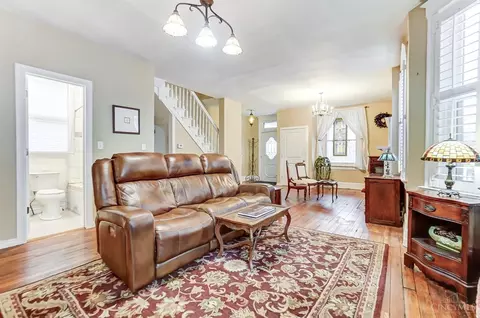 Living - 2023 Ryan Ave, Cincinnati, OH 45219 photo 3 of 4