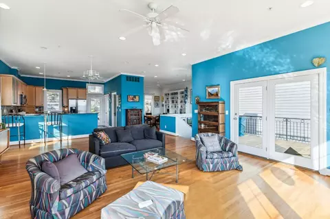 Living - 516 Conroy St, Cincinnati, OH 45214 photo 1 of 4