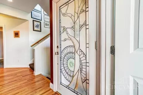 Entry Way - 516 Conroy St, Cincinnati, OH 45214 photo 3 of 4