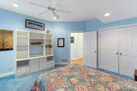 Bedroom - 516 Conroy St, Cincinnati, OH 45214 photo 2 of 5