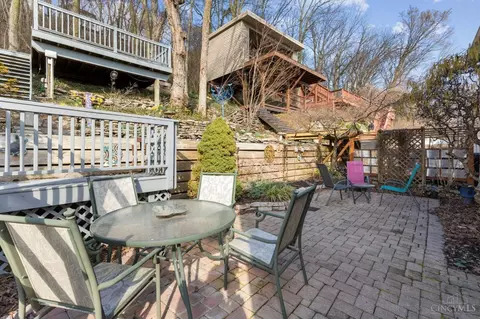 Exterior - 516 Conroy St, Cincinnati, OH 45214 photo 6 of 30