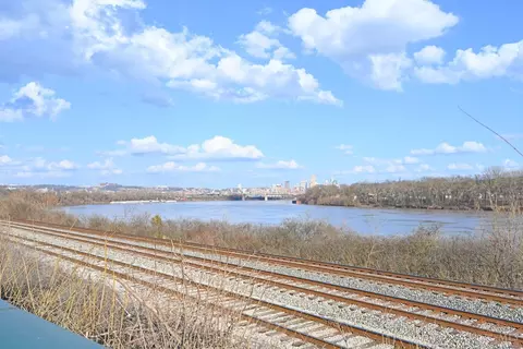 View/Area - 2548 River Rd, Cincinnati, OH 45204 photo 4 of 4
