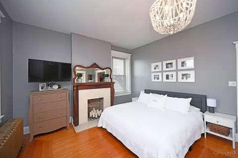 Bedroom - 2548 River Rd, Cincinnati, OH 45204 photo 4 of 6