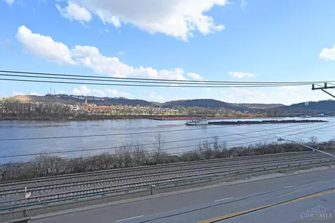 View/Area - 2548 River Rd, Cincinnati, OH 45204 photo 3 of 4