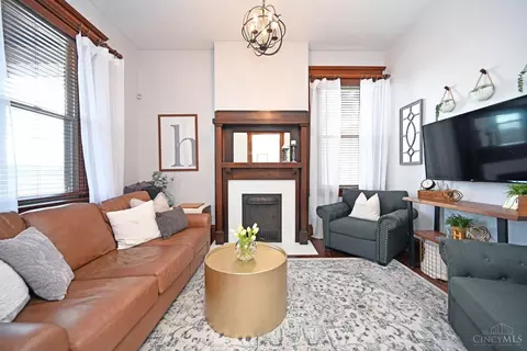 Living - 2548 River Rd, Cincinnati, OH 45204 photo 1 of 5