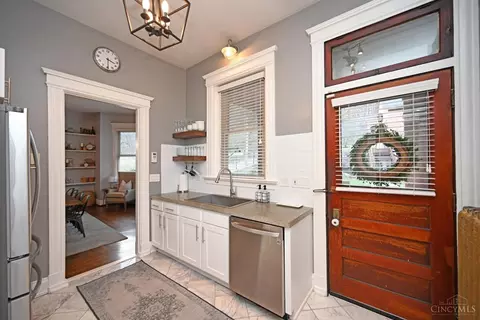Kitchen - 2548 River Rd, Cincinnati, OH 45204 photo 2 of 3
