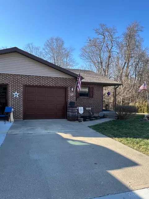 114 Springlake Ave, Hillsboro, OH 45133