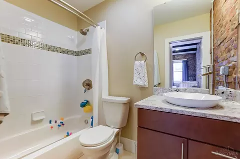 Bath - 1223 Jackson St #1, Cincinnati, OH 45202 photo 3 of 8
