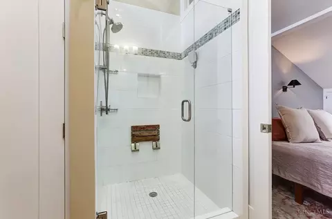 Bath - 1223 Jackson St #1, Cincinnati, OH 45202 photo 8 of 8