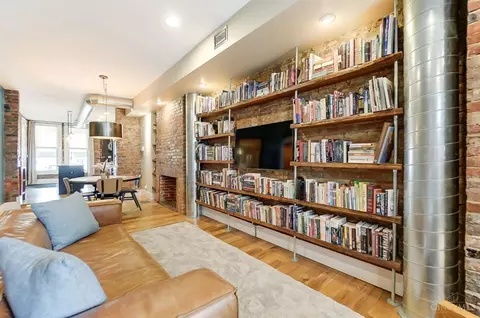 Living - 1223 Jackson St #1, Cincinnati, OH 45202 photo 2 of 4