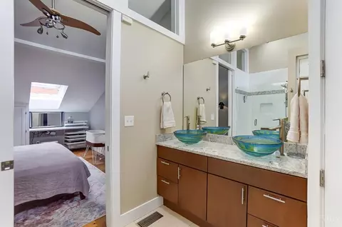 Bath - 1223 Jackson St #1, Cincinnati, OH 45202 photo 7 of 8