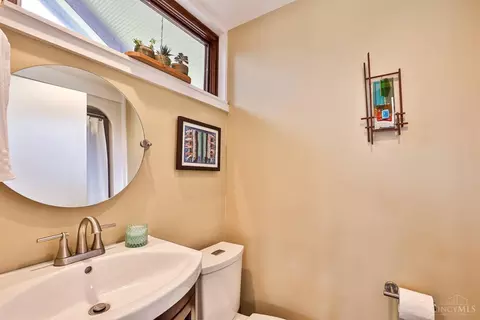 Bath - 5 Elm Ave, Wyoming, OH 45215 photo 1 of 3