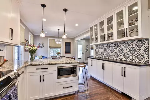 Kitchen - 5 Elm Ave, Wyoming, OH 45215 photo 3 of 4