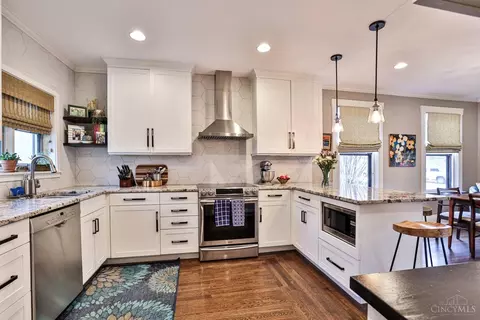 Kitchen - 5 Elm Ave, Wyoming, OH 45215 photo 2 of 4