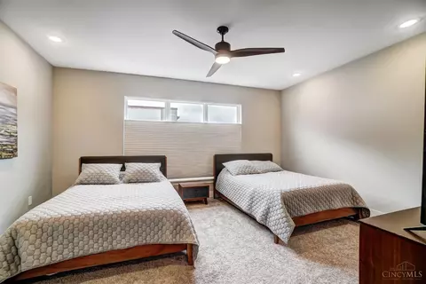 Bedroom - 3129 Madison Rd, Cincinnati, OH 45209 photo 1 of 6