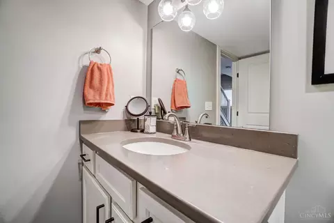 Bath - 3129 Madison Rd, Cincinnati, OH 45209 photo 8 of 9