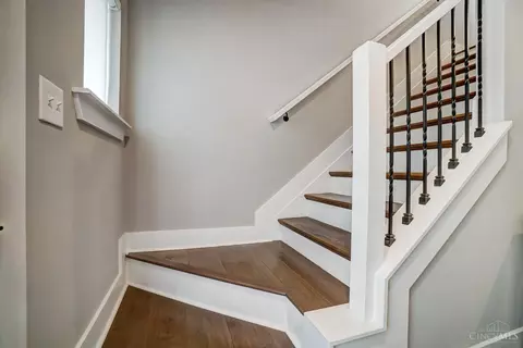 Entry Way - 3129 Madison Rd, Cincinnati, OH 45209 photo 3 of 11