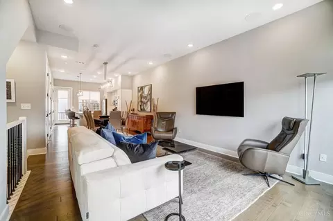 Living - 3129 Madison Rd, Cincinnati, OH 45209 photo 3 of 3
