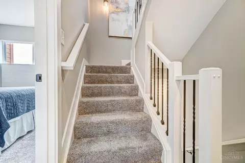 Entry Way - 3129 Madison Rd, Cincinnati, OH 45209 photo 10 of 11