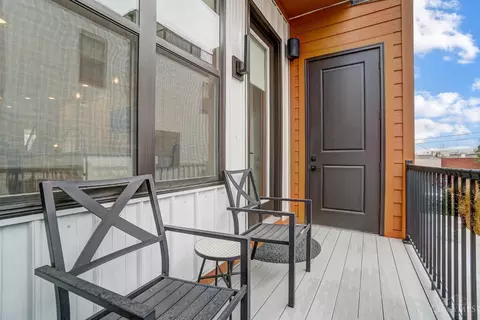 Exterior - 3129 Madison Rd, Cincinnati, OH 45209 photo 5 of 13