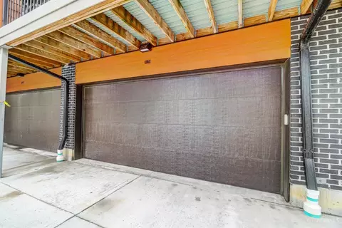 Exterior - 3129 Madison Rd, Cincinnati, OH 45209 photo 12 of 13