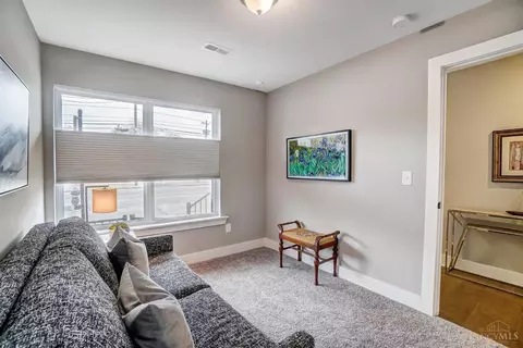 Bedroom - 3129 Madison Rd, Cincinnati, OH 45209 photo 6 of 6