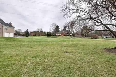 3339 Braewood Dr, Evendale, OH 45241 photo 14
